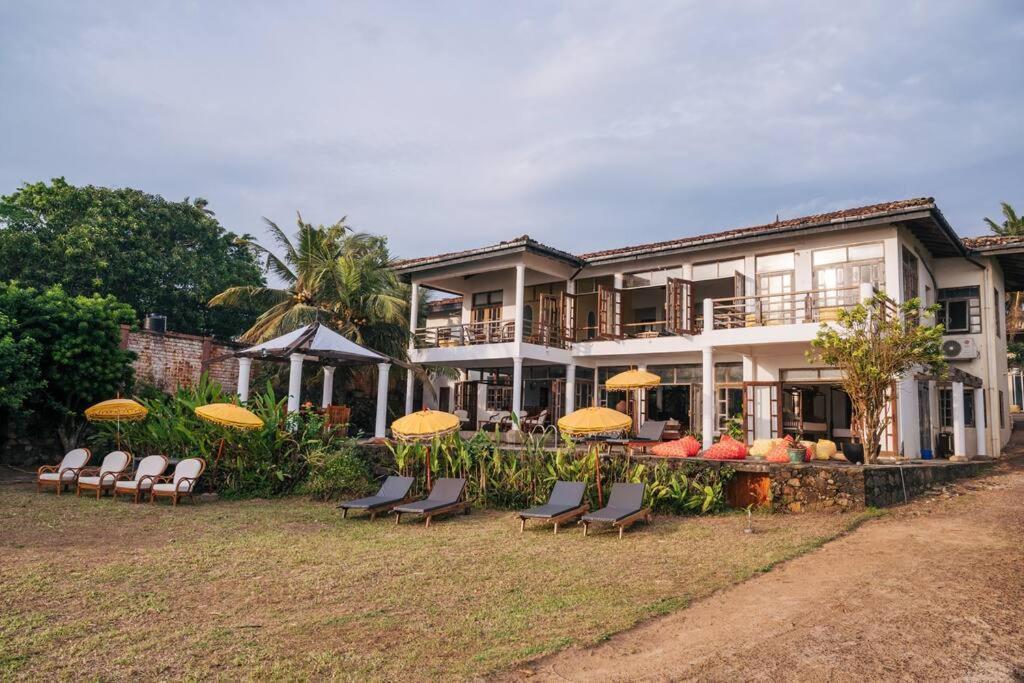 Santi Beach House With Pool & Beach Weligama Exterior foto