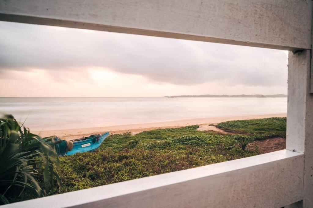 Santi Beach House With Pool & Beach Weligama Exterior foto